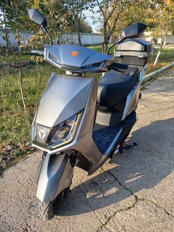 Skuter sotiladi Yadea T5 — 1
