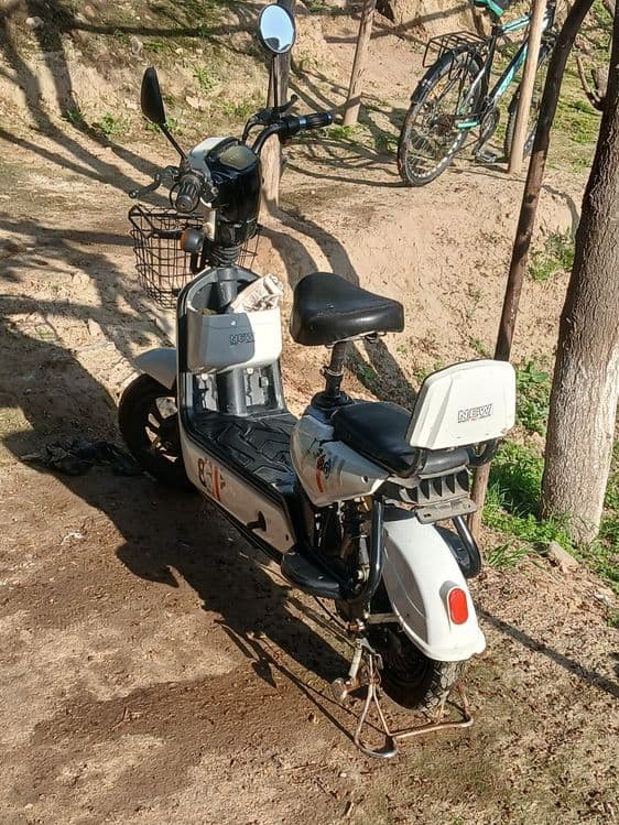 Skuter sotiladiii — 2