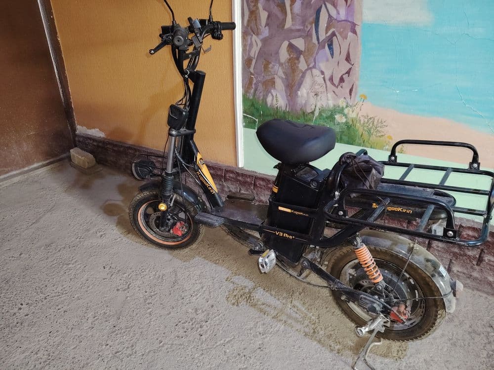 Veloskuter Kugo Kirin V3 pro — 1