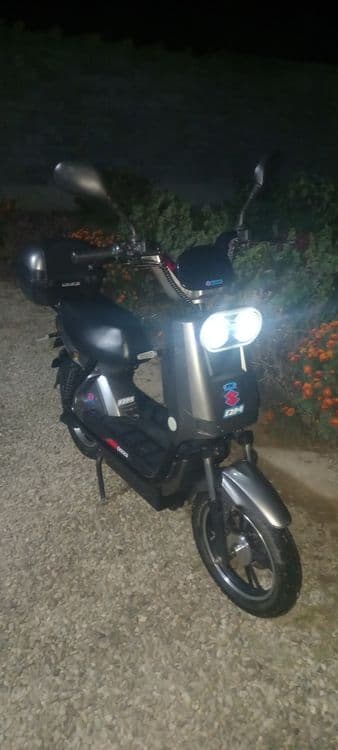 Skuter sotiladi, holati yaxshi, yurishi zo'r, 3 500 mil. — 1