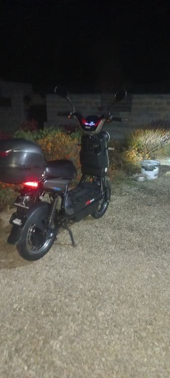 Skuter sotiladi, holati yaxshi, yurishi zo'r, 3 500 mil. — 2