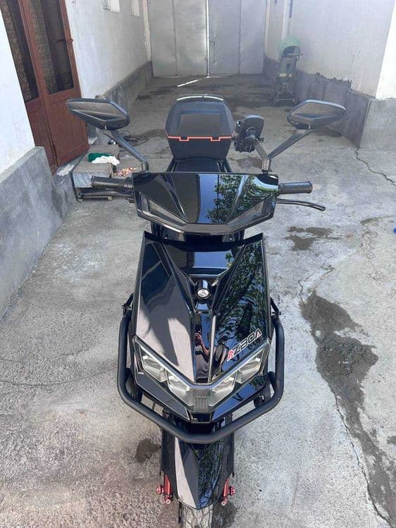 Skuter (scooter) sotiladi — 2
