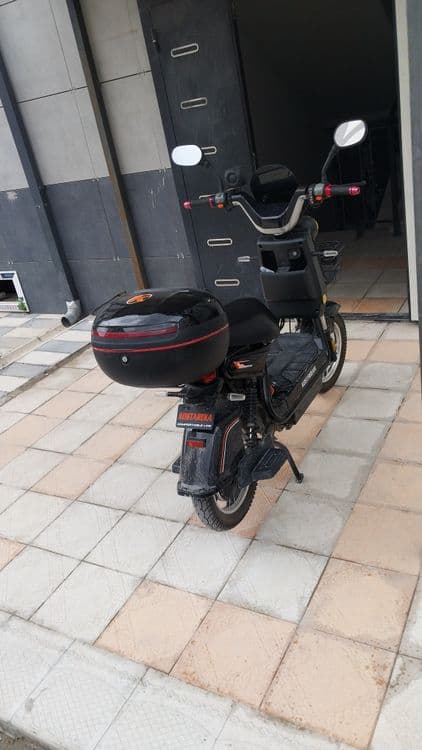 Skuter srochni sotiladi — 1