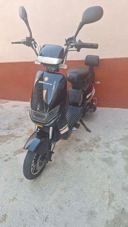 Skuter sotiladi rangi qora jetksli sostenasi zur 4 oy haydalga — 2