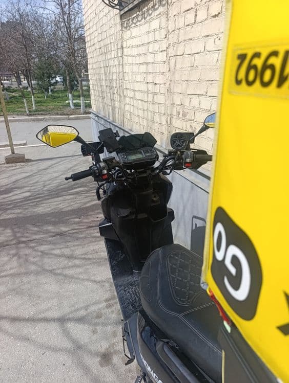 Moped Tank sotiladi — 3