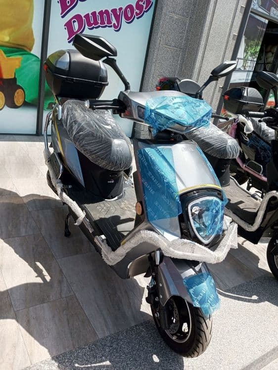 Skuter moped sotiladi — 1
