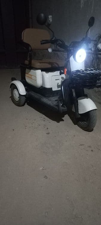 Uch oyoqli skuter sotiladi 600$ — 3