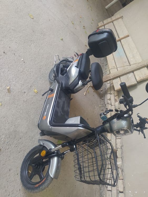 Elektro Skuter sotiladi yangi — 2