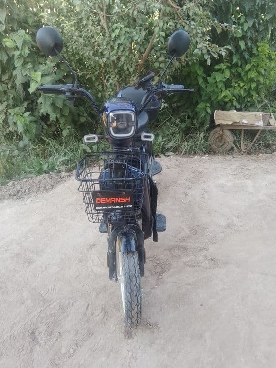 Skuterni narhi kelishiladi kaskasi skuterni  plashi xsmfa zaryadchiki — 2