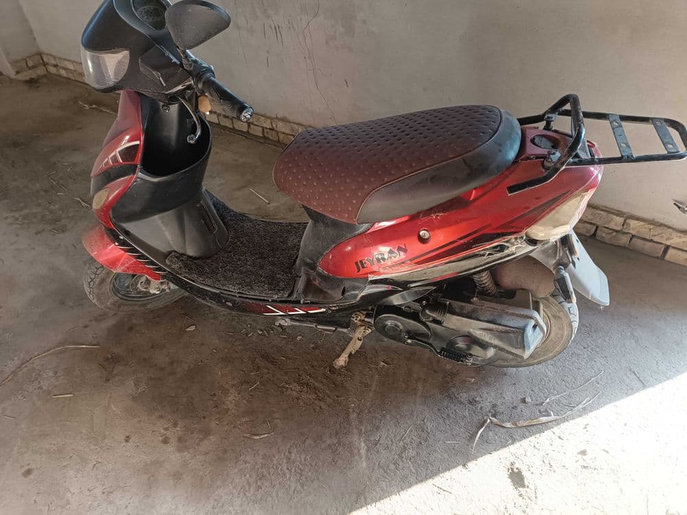 Skuter jayran 80lik benzin — 2