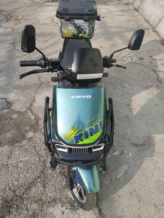 Arivo 700 skuter — 1