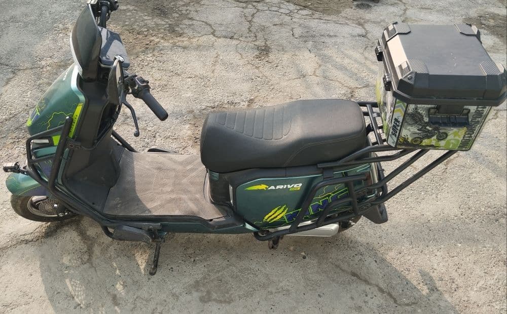Arivo 700 skuter — 2