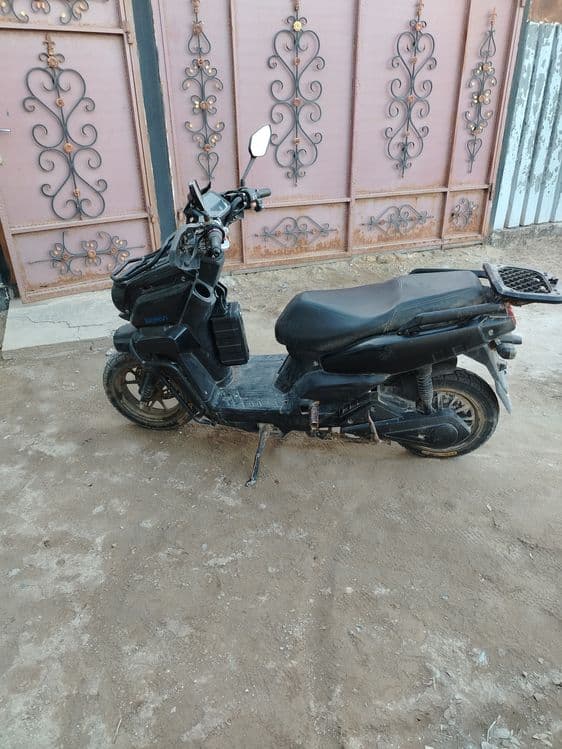 Moto skuter Nukus — 2