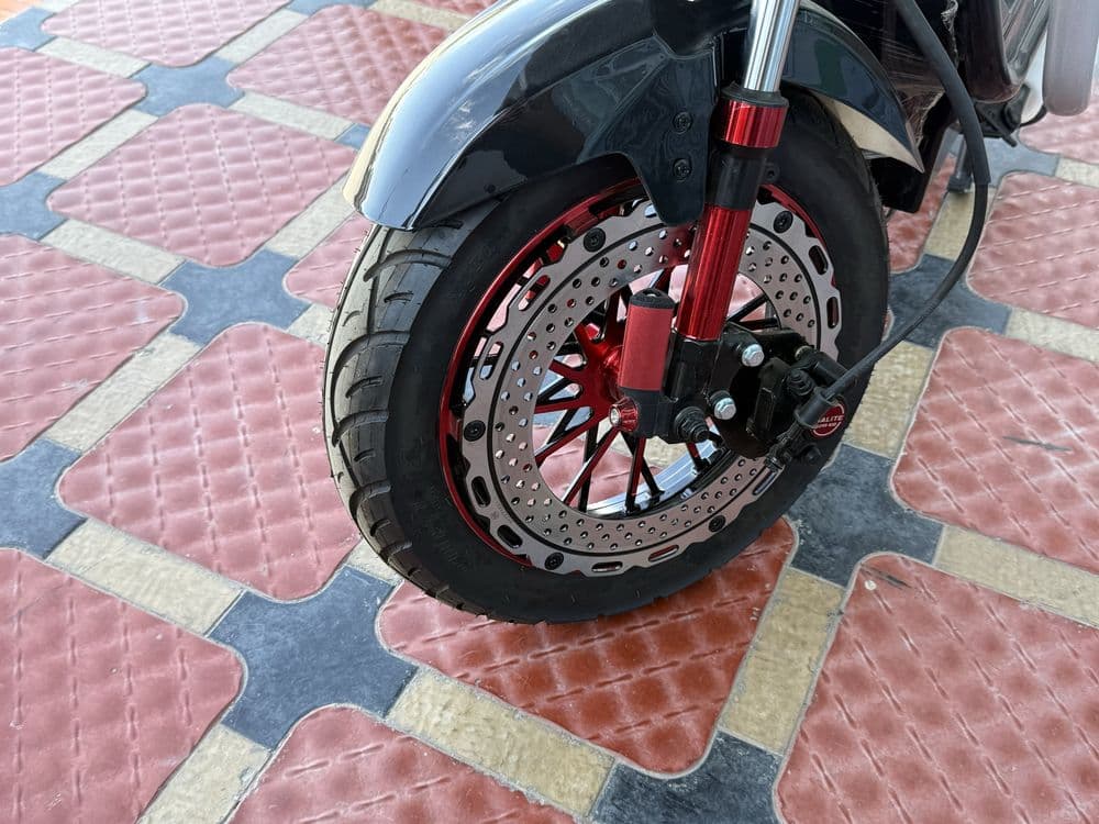 Skuter Boshijea firma 5 akm — 3