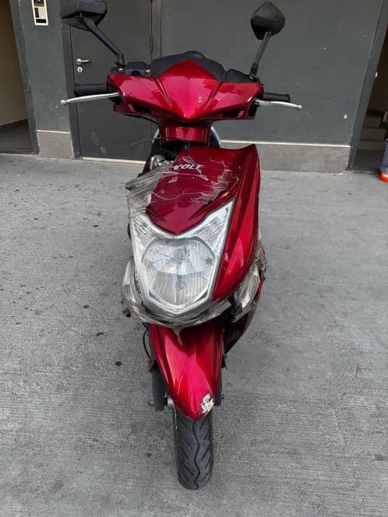 Skuter Revolt RS 5 — 1