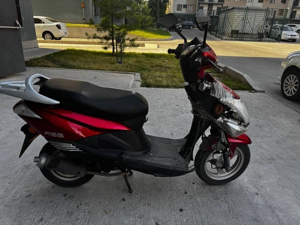 Skuter Revolt RS 5 — 2