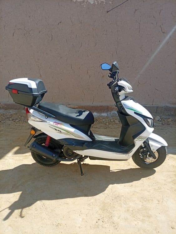 Moped Angel M8. Binzin — 2