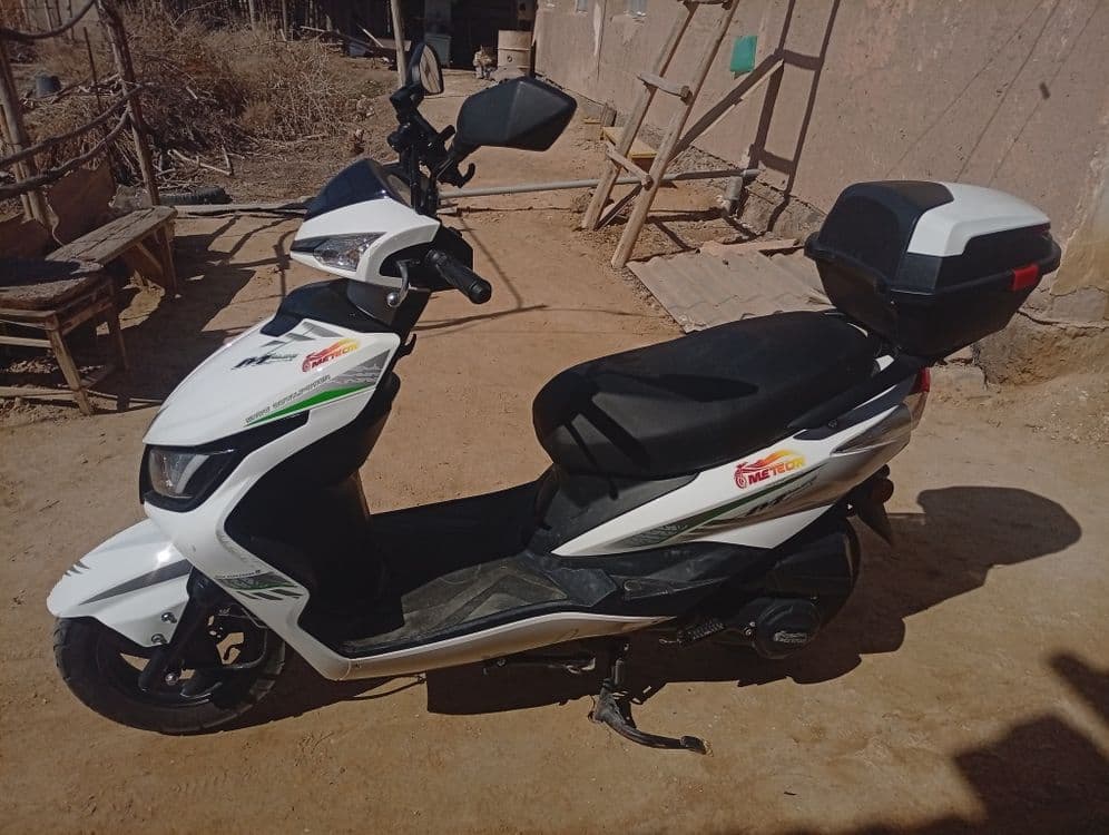 Moped Angel M8. Binzin — 3