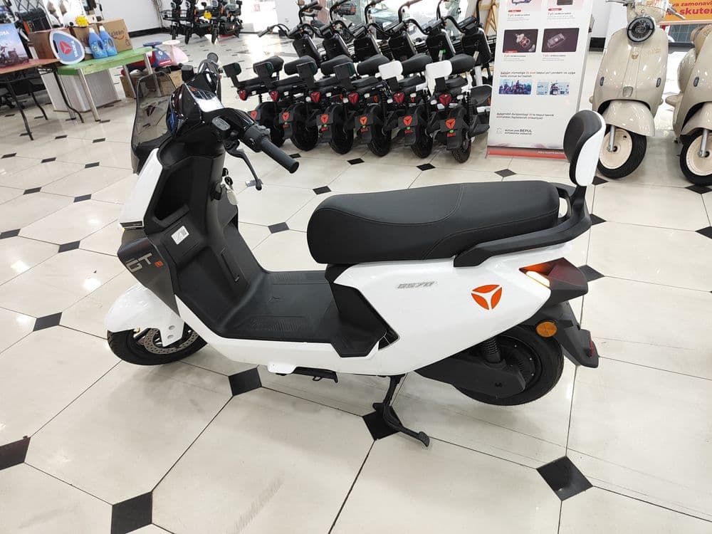 Yadea GS70 MODEL — 2