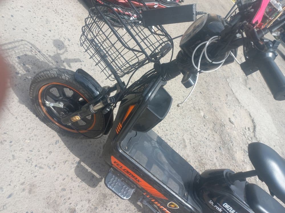 Skuter velomax yomkost 60km — 4