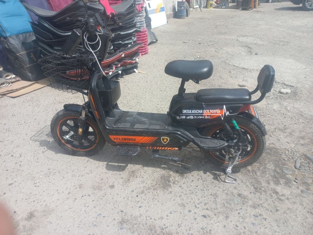 Skuter velomax yomkost 60km — 6