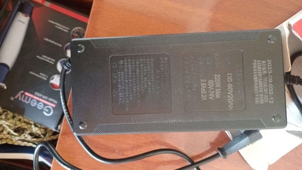 Uch balonli Elektron Skuter. — 6