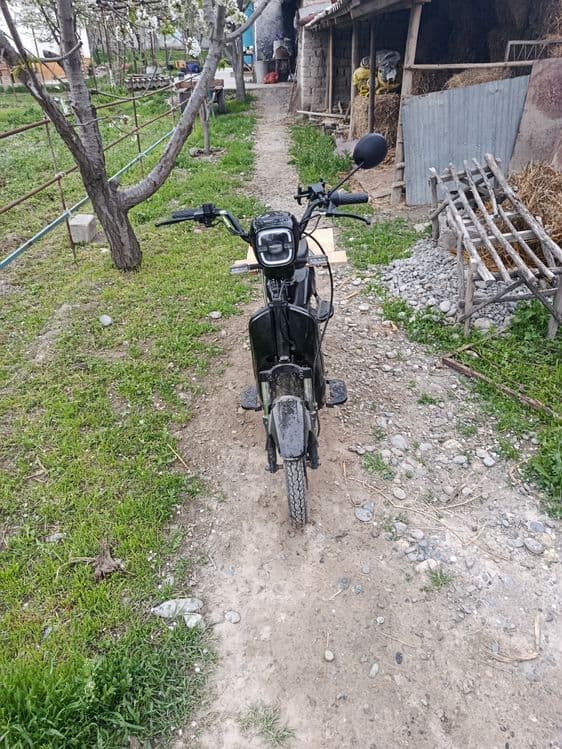 Skuter sotiladi yaqinda olingan 300 km yurgan — 2