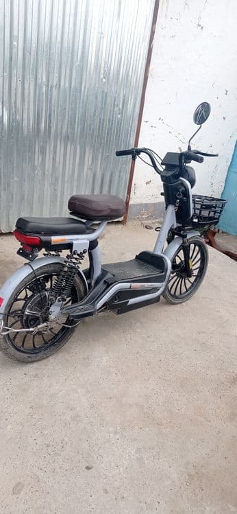 Mopedlar skuterlar — 1