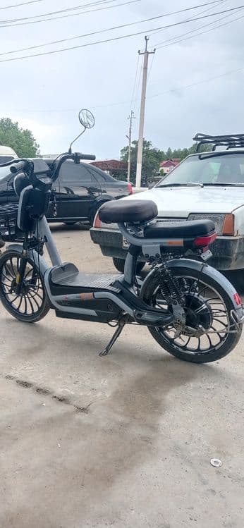 Mopedlar skuterlar — 2