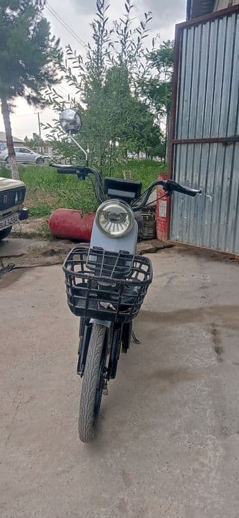 Mopedlar skuterlar — 3
