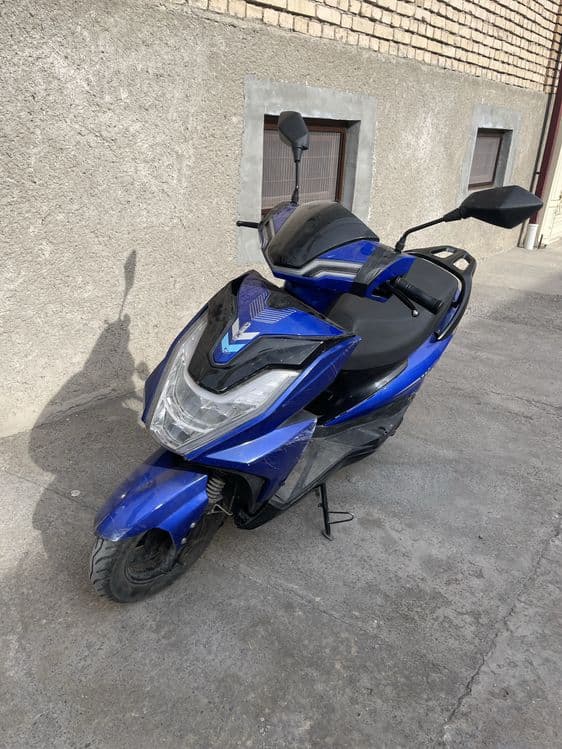 Skuter Benzinlik 180kub — 1