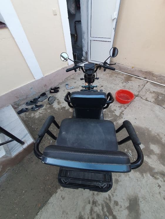 Skuter yangi holatda probegi deyarli 0 narxi kelishiladi — 2