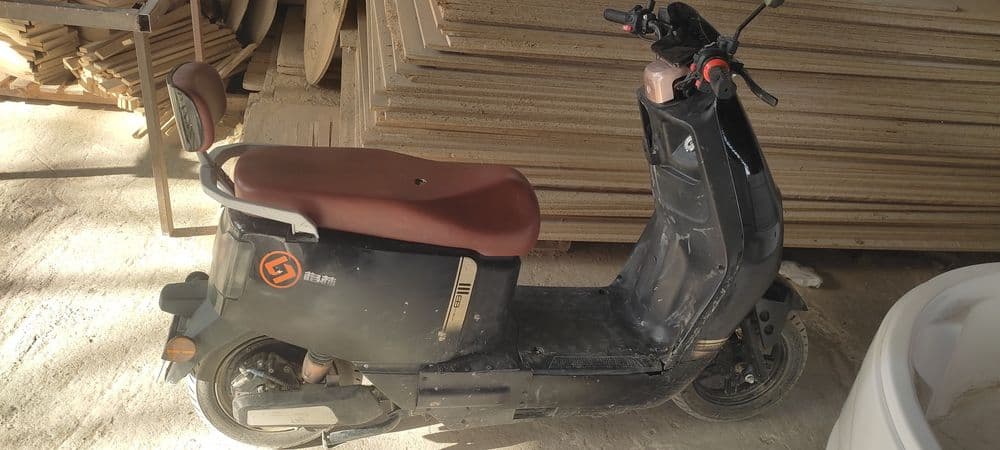 Motosikl skuter moʻravoy motopedlar — 2