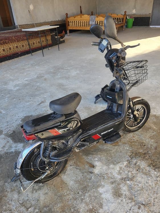 Skuter bor arzon narxda sotiladi — 2