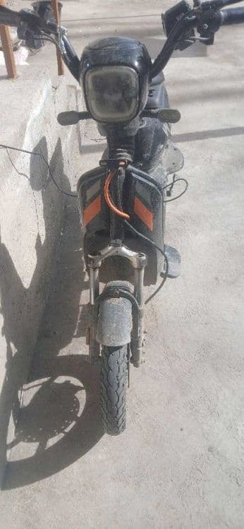 Skuter-moped 40-60 km srochna sotiladi — 2