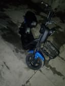 Skuter elektrda yuradi