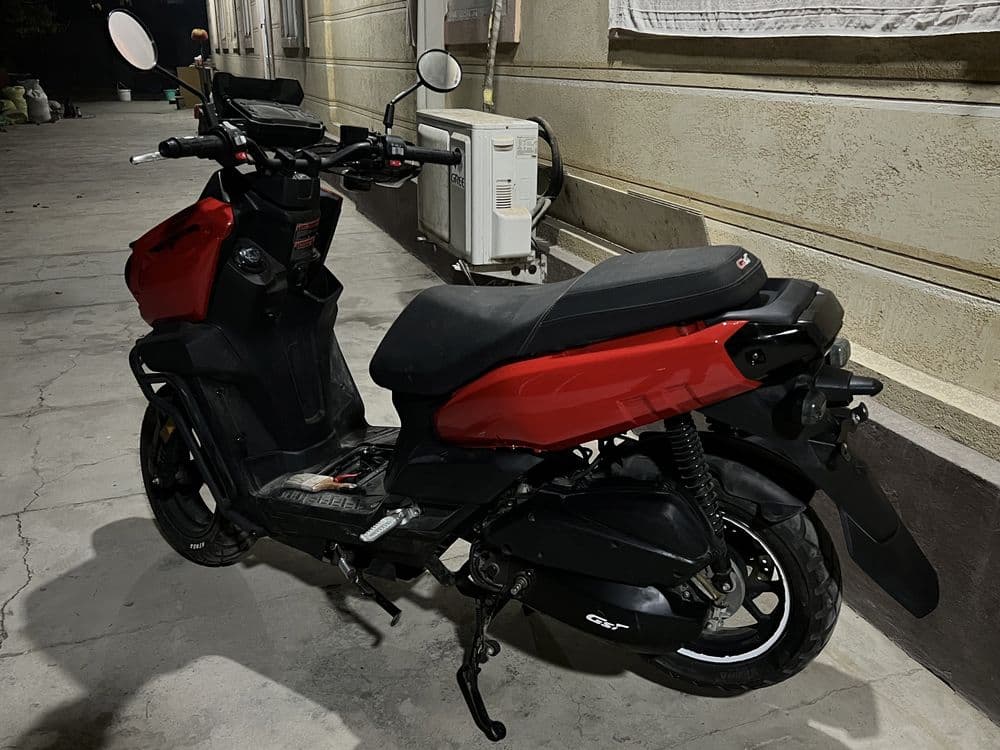 Скутер 150 куб GST — 2