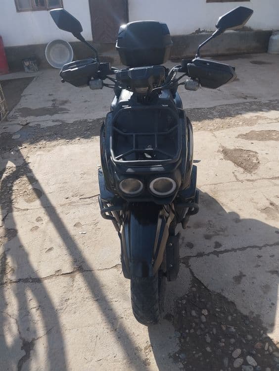 Tank skuter.  150 sm3 mator sigʻimi. — 2