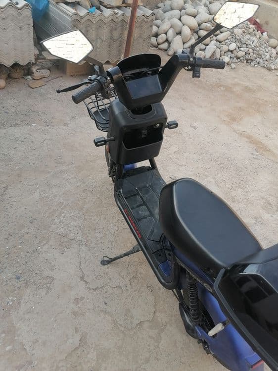 Elektr iskuter sotiladi yurish zo'r — 3
