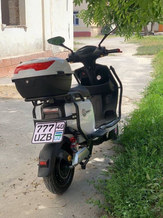 Elektro skuter wasat sotiladi — 1
