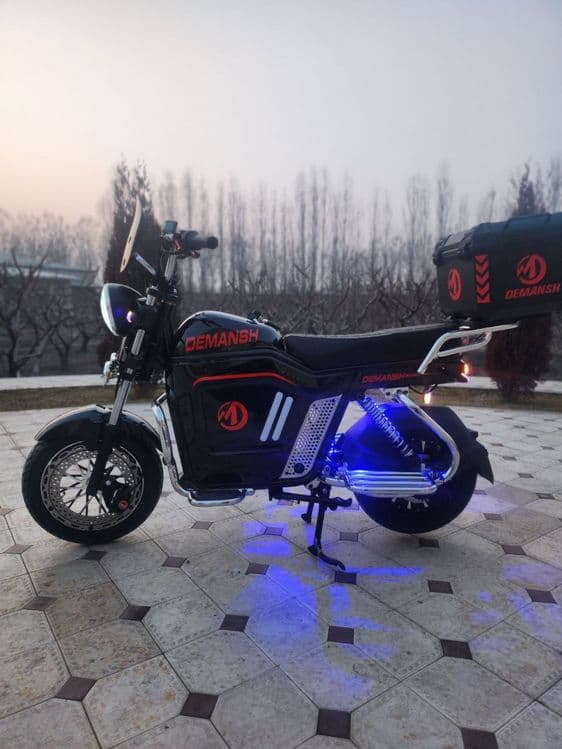 Skuter retro vodiy bulab dastavka bor — 2