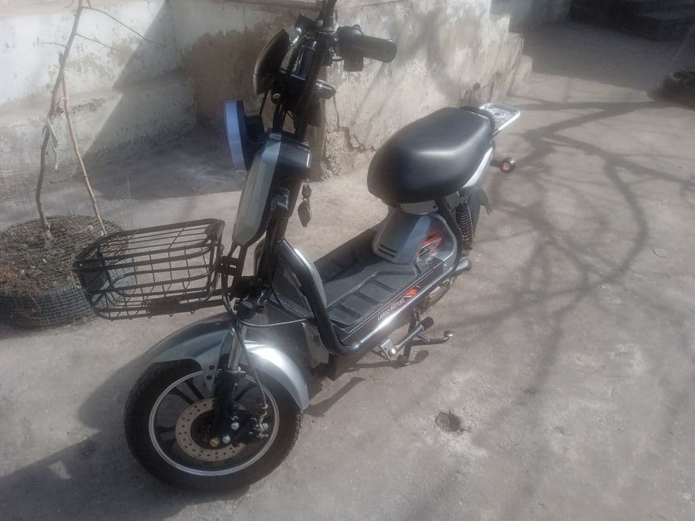 Skuter sotiladi narx — 2