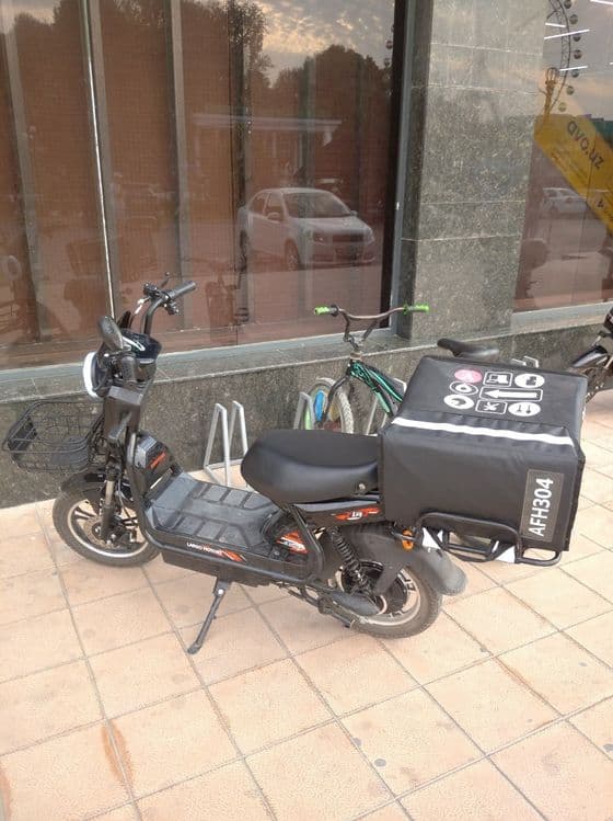 Moped skuter largo — 1