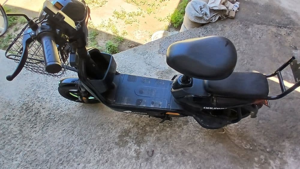 Скутер Drongo srochna sotladi sastayenasi yaxshi pastda nomer bor. — 1