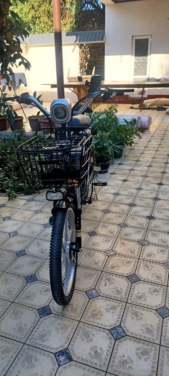 Veloskuter sotiladi srochni — 2