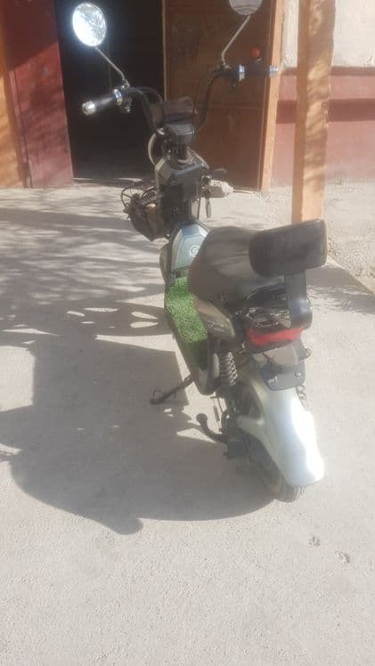 Skuter sotiladi 250$ — 2