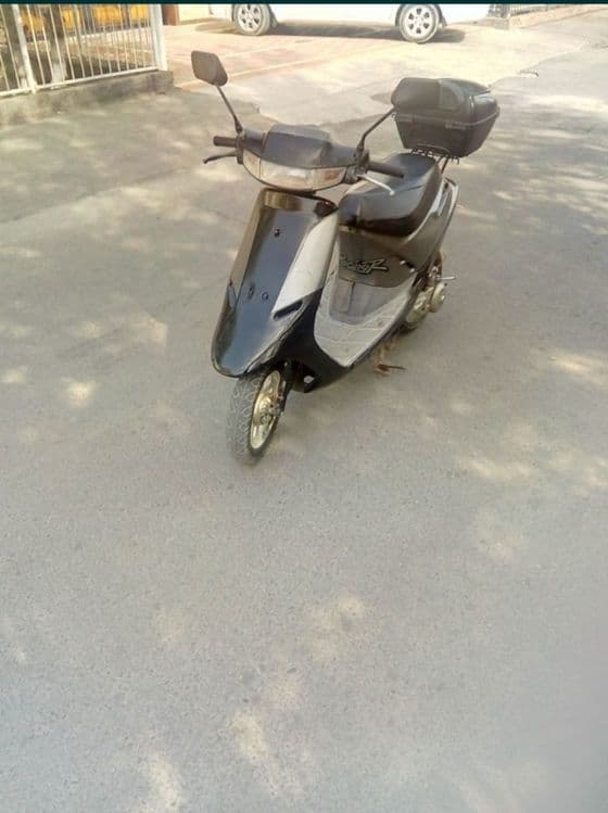 Skuter honda dio sotiladi srochno uurishina gap yoq — 1