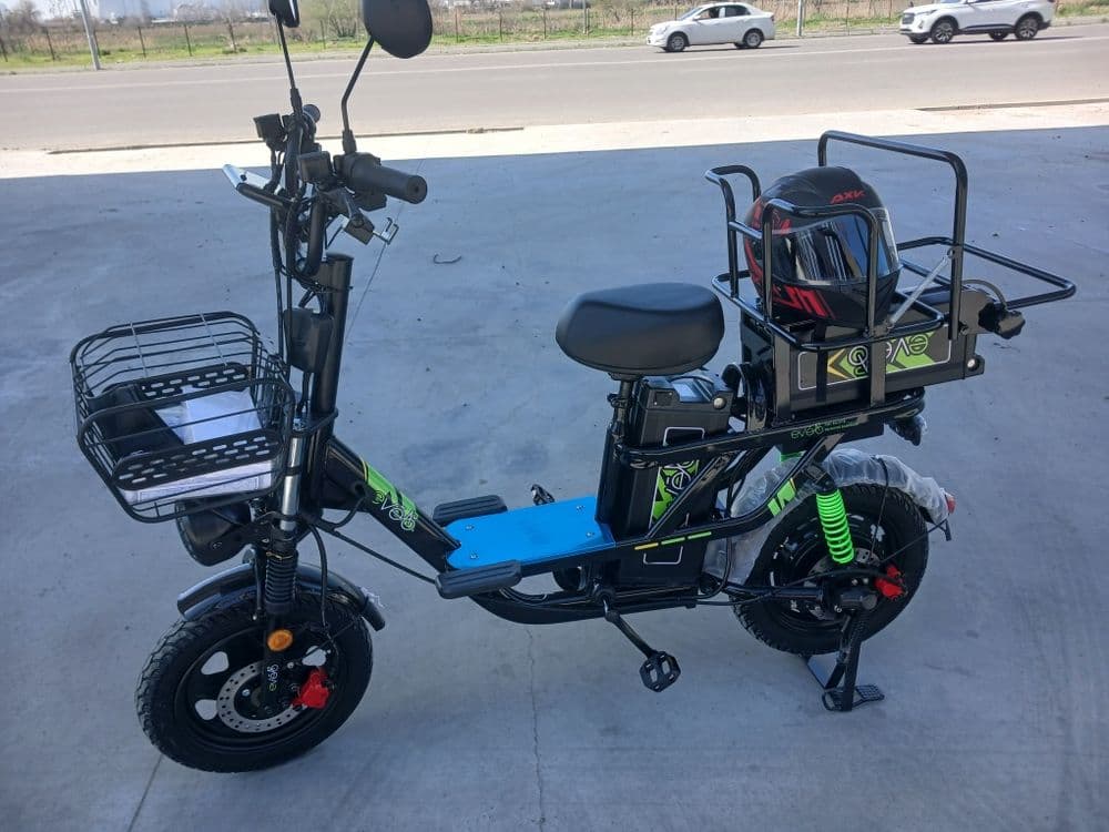 Elktra sukuter 800 — 1