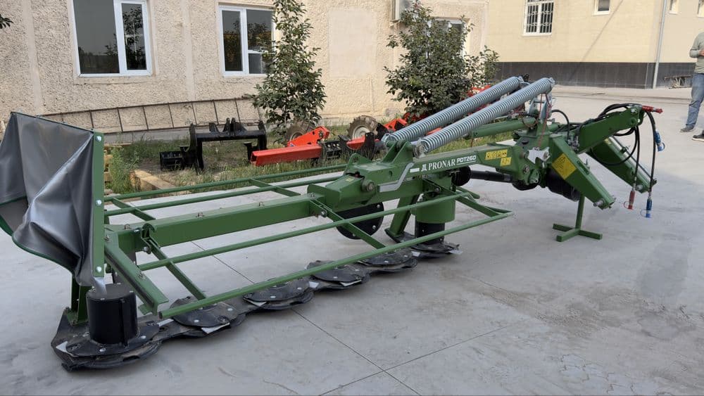 Rotornaya kosilka PRONAR PDT 260-300 — 3