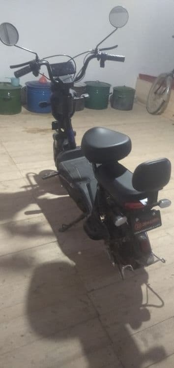 Skuter sotiladi yangi 2 oy boldi pulini galishamiz — 2